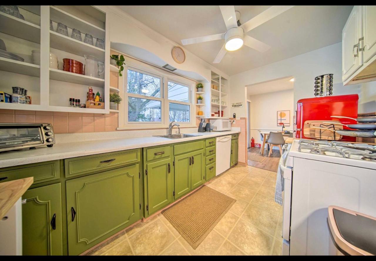 Modern Home • Family Friendly • Grill • Fireplace Erie Exterior photo