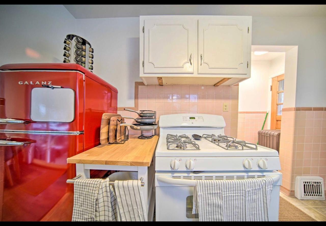 Modern Home • Family Friendly • Grill • Fireplace Erie Exterior photo