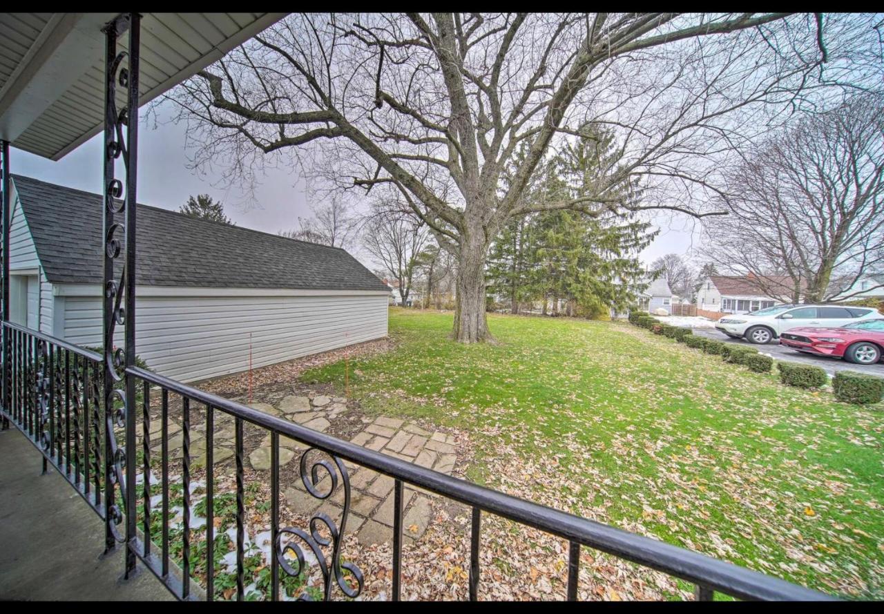 Modern Home • Family Friendly • Grill • Fireplace Erie Exterior photo