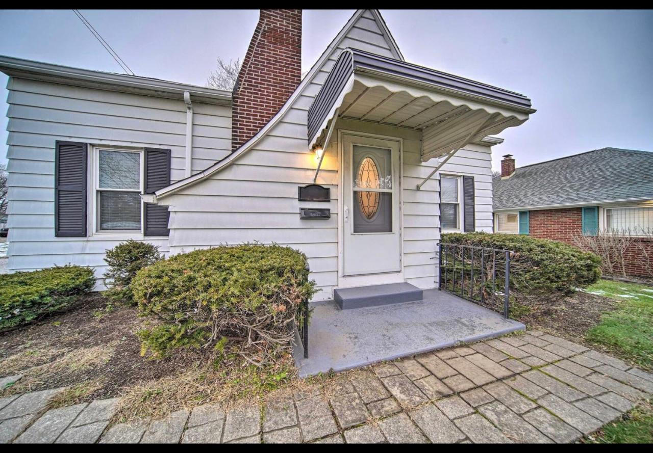 Modern Home • Family Friendly • Grill • Fireplace Erie Exterior photo
